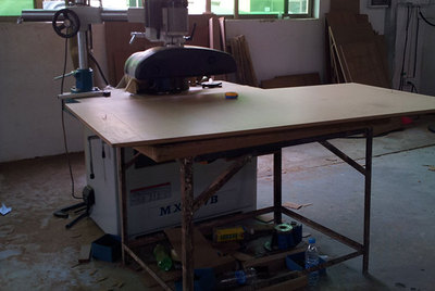 Vertical single-axis woodworking milling machine