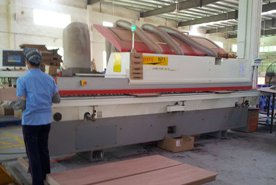Automatic edge banding machine